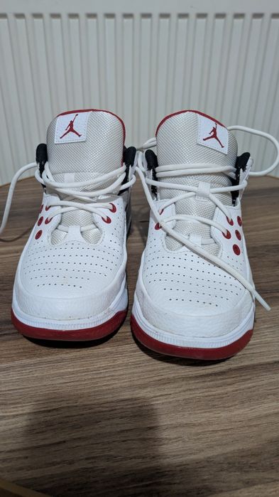 Jordan max aura 5 38