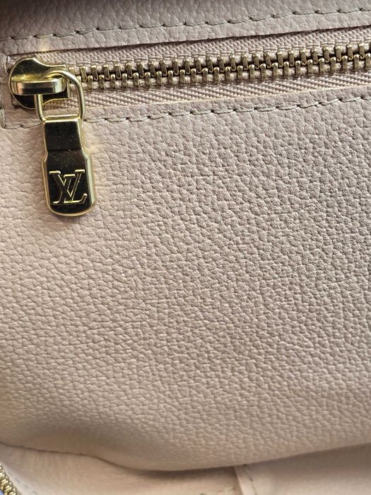 Geanta de dama Louis Vuitton pentru machiaje