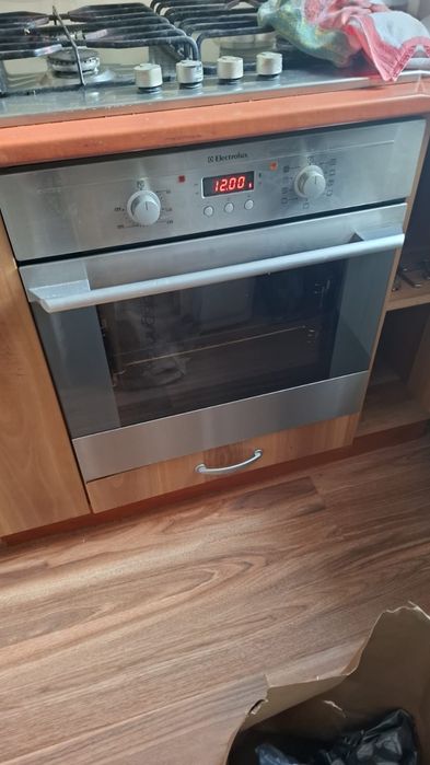 Bucatarie de vanzare - disponibila pana pe 7 feb