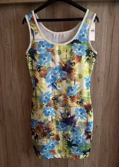 Подарявам Нова с етикета  къса дамска рокля размер XS/S