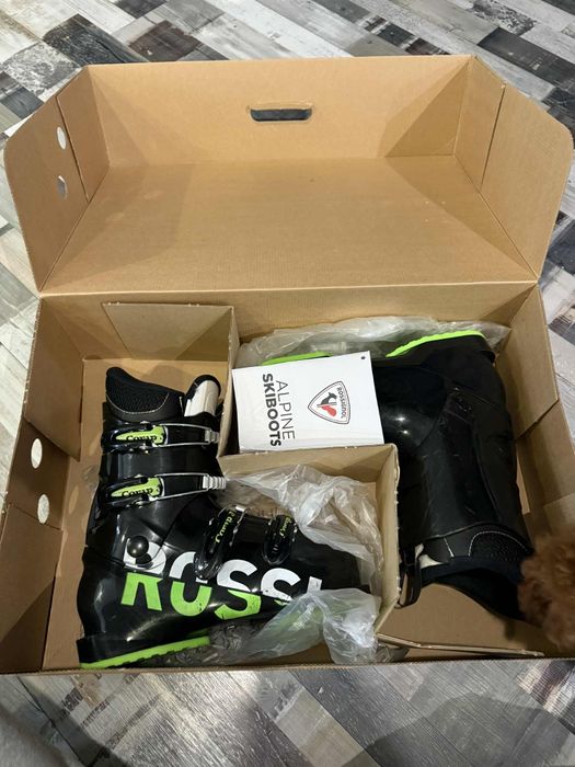 Rossignol комплект ски + щеки + обувки
