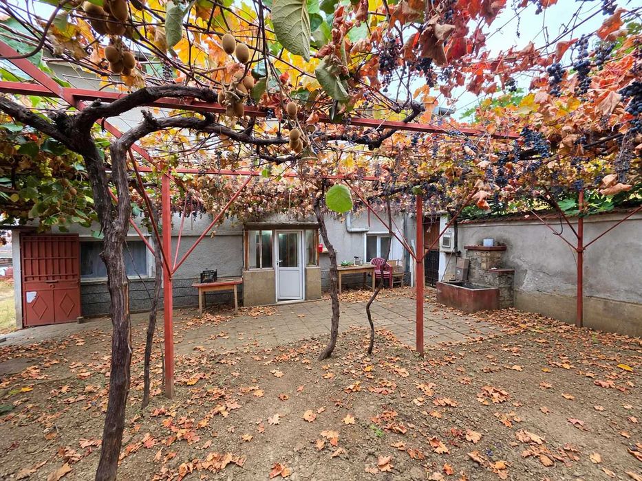 Продава се Къща в Шипка - 100 кв.м за 1120 €/кв.м - Снимка #1