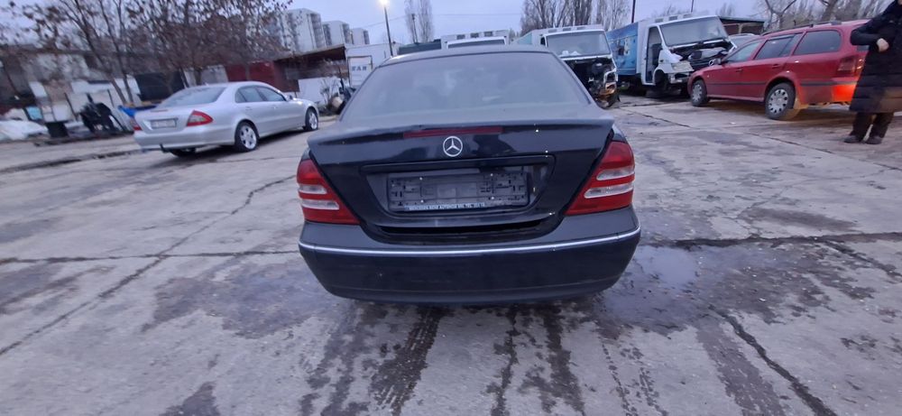 Dezmembrez Mercedes Benz c 240  2.6B 2001