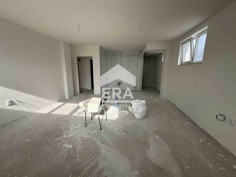 Партерен офис със самостоятелен вход за продажба, в новопостроена сгра