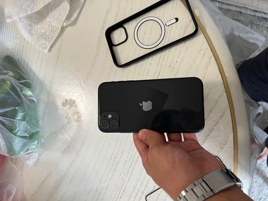 Iphone 11 64 gb batareyka 85 radnoy uziniki xamma narsasi ishliydi