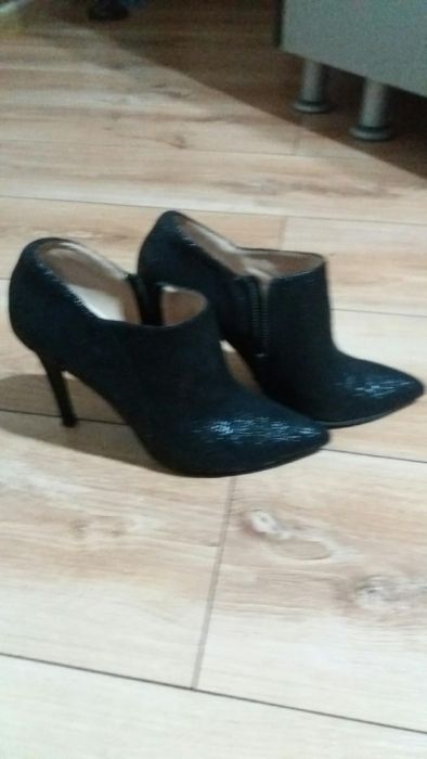 Botine Musette piele stantata cu flori