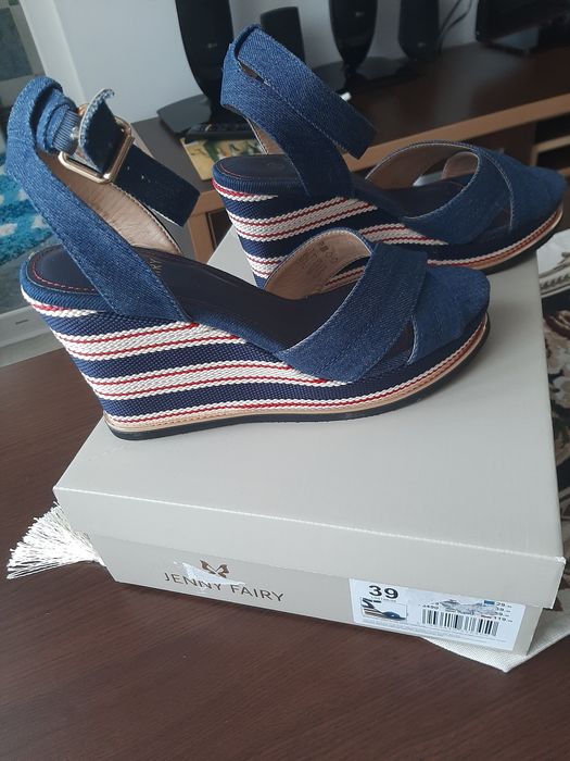 Sandale dama cu platformă