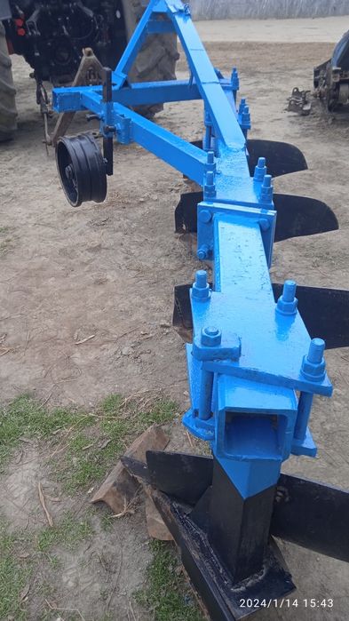 Plug (omoch) 4 koʻrpusli, Kp 2.4(makkajoʻxori oʻrgich),  sotiladi