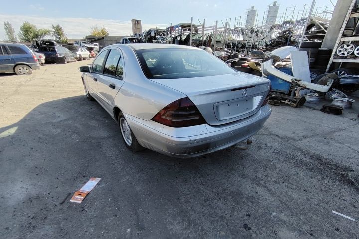 Lampa / Tripla stop stanga pe aripa Mercedes-Benz C-Class 2003