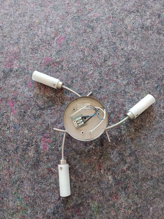 Plafonieră 3 spoturi reglabile metal satinat – funcțională, stare bună