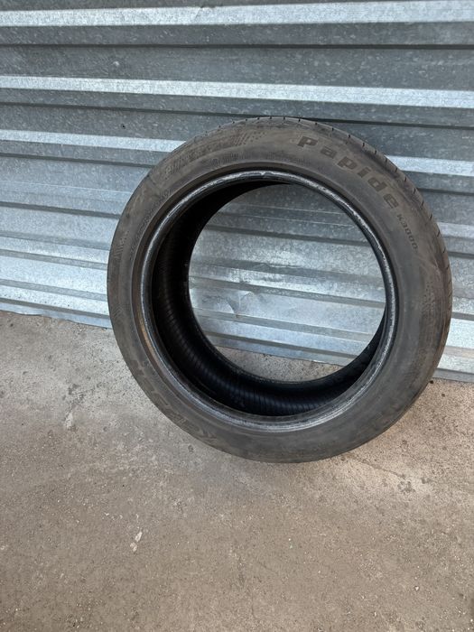 Продам шины 235/45/17