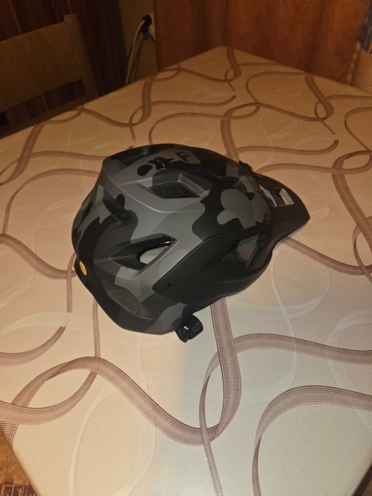 Каска Fox Speedframe Camo Mips (Модел Декември 2024) – Като нова!