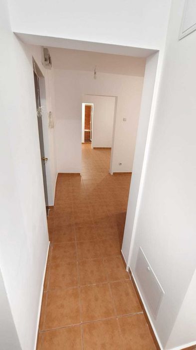 Proprietar vand apartament 4 camere Turda parter