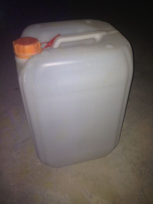 Канистры 30 л в отличном состояни (круглосуточно)