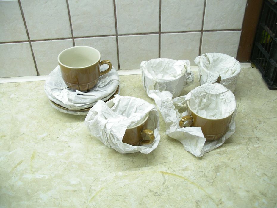 Стар сервиз за кафе и чаи.