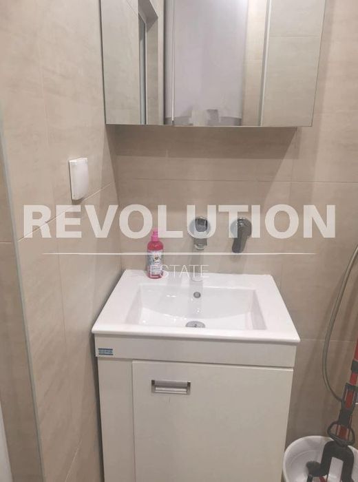 Дава се под наем Тристаен апартамент в Варна, Левски - 65 кв.м за 450 € - Снимка #6