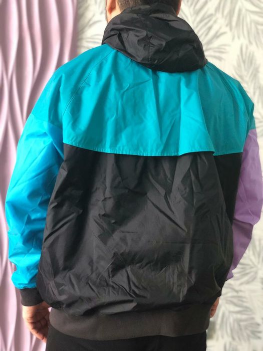 Продам ветровку Nike оригинал