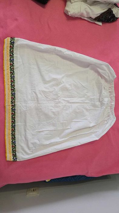 Poale tradiționale cusute manual