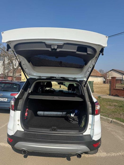 Unic proprietar vand Ford Kuga