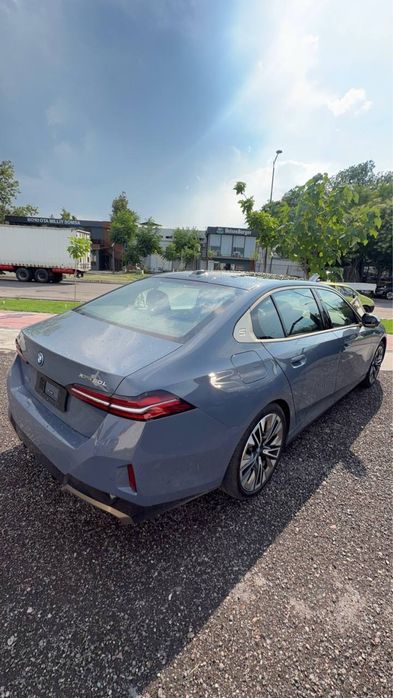 BMW I5 50L Nasiya Savdoga Sotiladi!