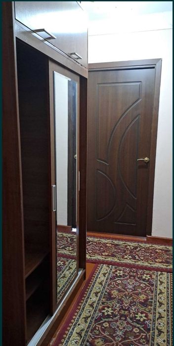 В Чиланзарском р.Фархадский базар сдается 1 комн.квартира