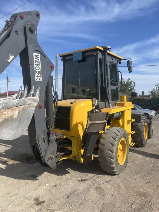 Услуга эксковатора - погрузчик 3в1 , петушок трактор