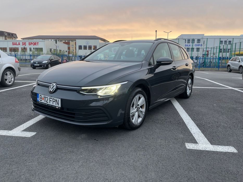 Volkswagen Golf Golf 8 2.0 TDI DSG bord digital încălzire scaune senzori parcare