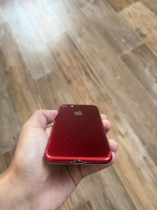 Продам Iphone 7 128 gb Red