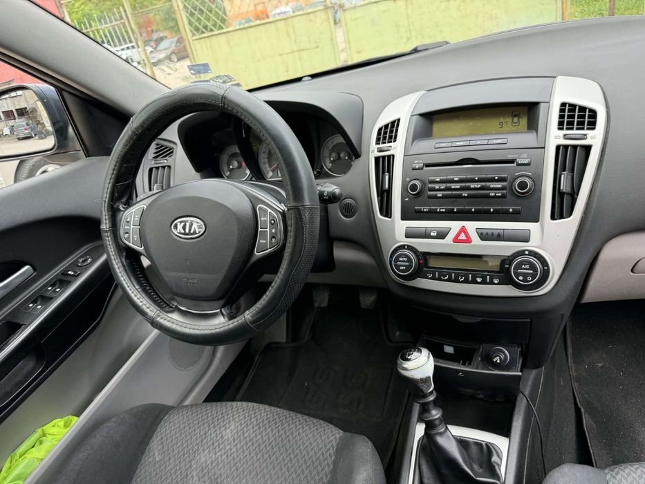 Лек автомобил KIA CEED CRDI 1.6