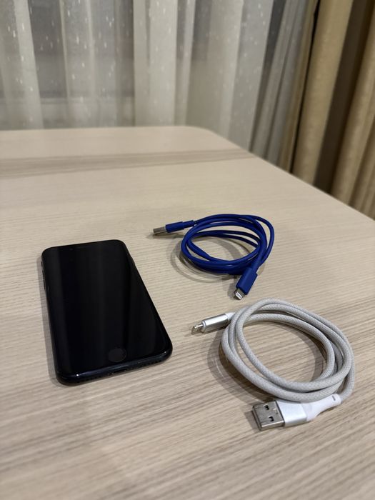 Vand iPhone SE 2nd Gen, 64GB