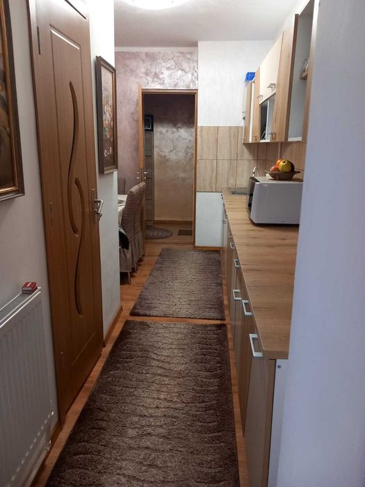 Vând apartament 4 camere
