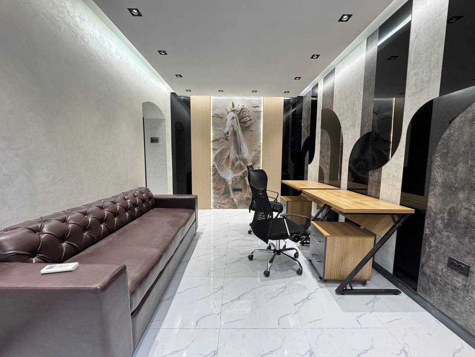 СРОЧНО Ц-1 
ПРОДАЁТСЯ и Сдаётся нежилое помещение
ФАСАД 9 метров