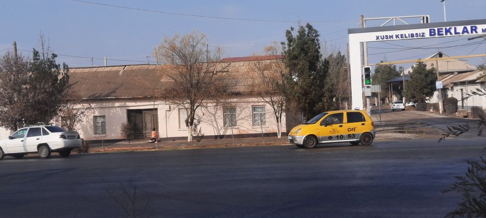 Кашкадаре Карши Давлат Унверситети  олдида