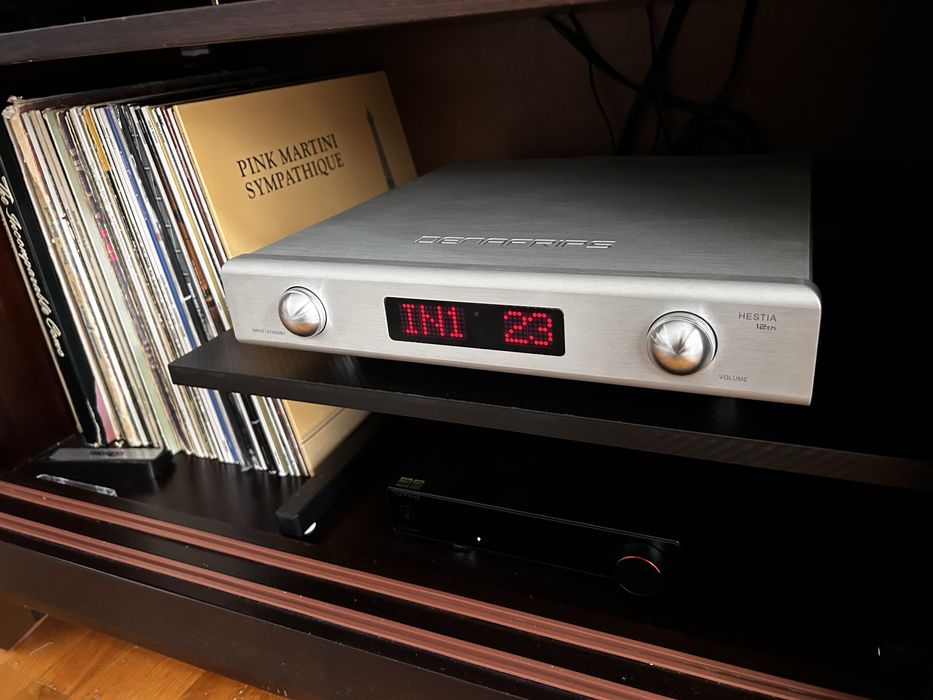 Preamplificator clasa A Denafrips Hestia 13th