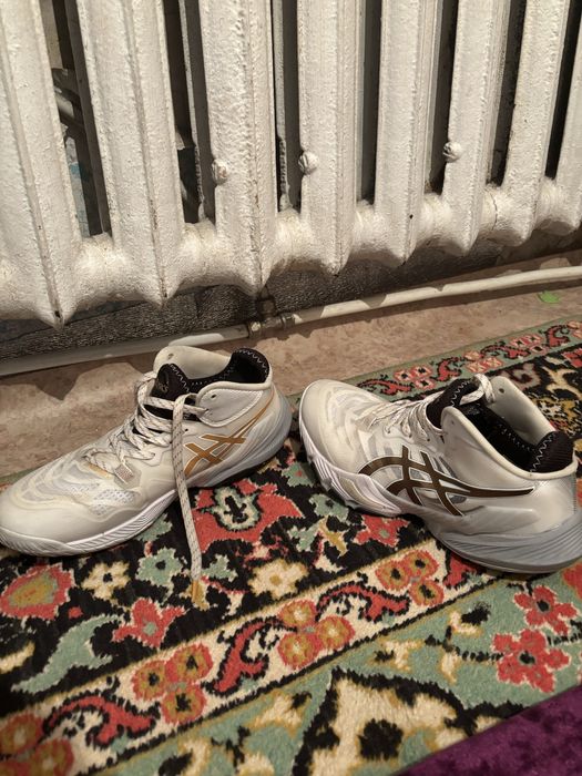 Продам асиксы 39 размер