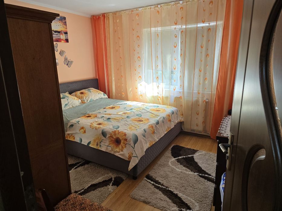 Vând apartament cu 2 camere în Dragasani