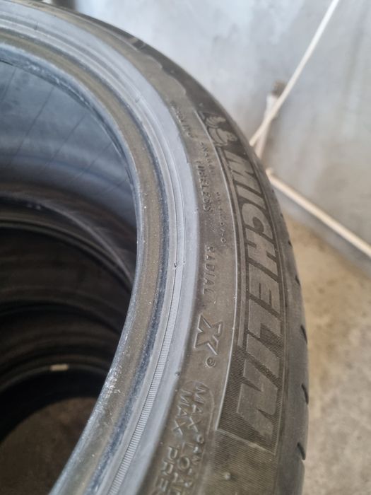 Продам 245 40 R19