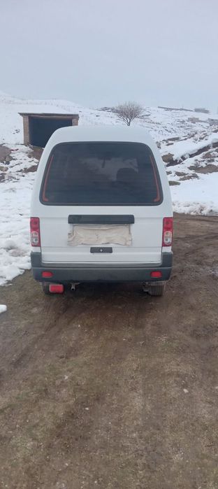 Damas yili 2021 rangi oq