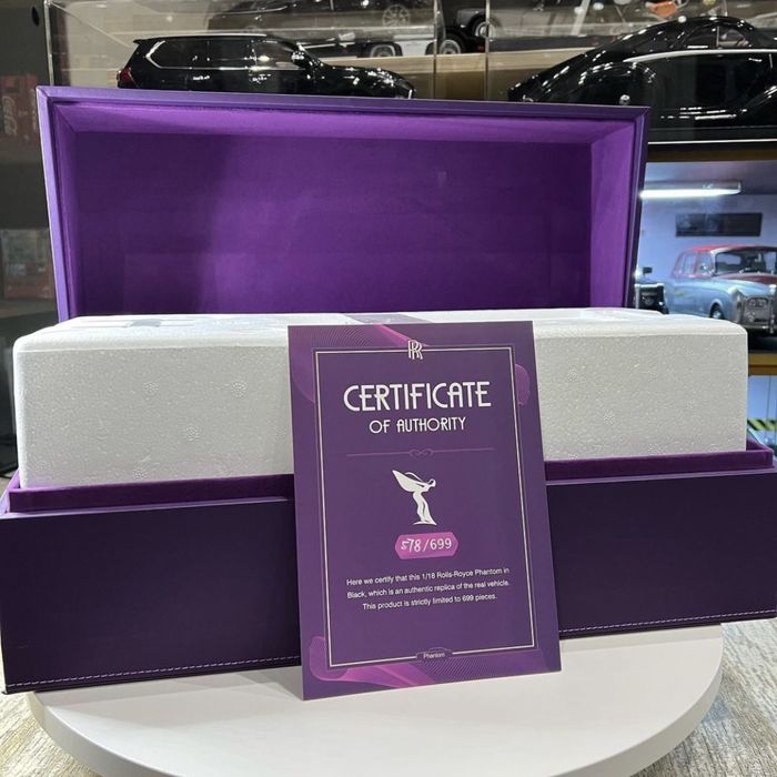 1:18 Масштабный модель. Rolls Royce