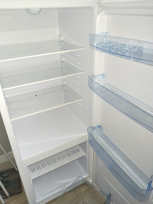 Продам холодильник на запчасти