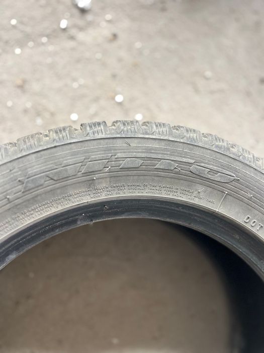 продам шипованные покрышки