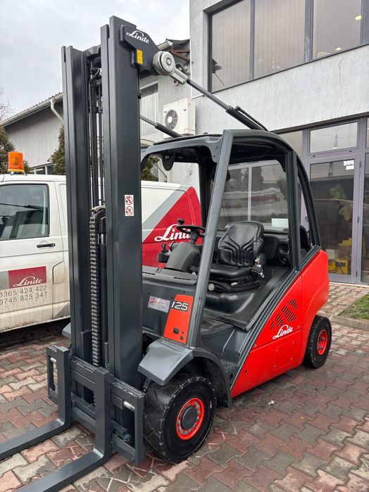 Stivuitor - Motostivuitor Linde H25T-01 TRIPLEX An fabricație: 2010