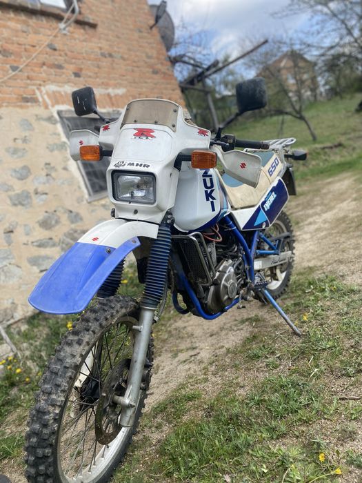 Продавам Suzuki dr 650