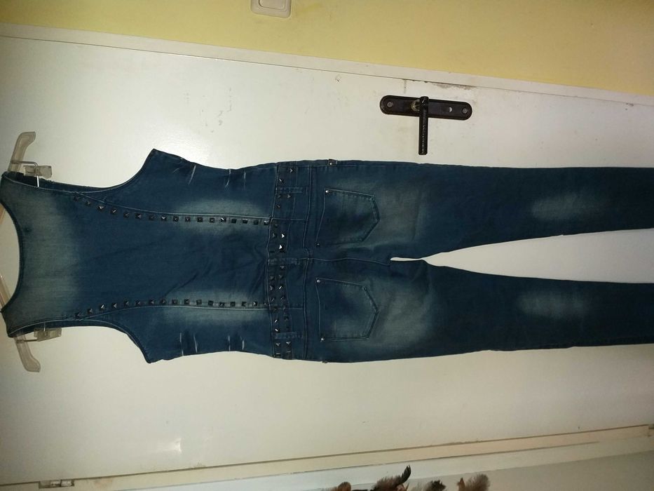 Невероятен дамски гащеризон в рок стил.