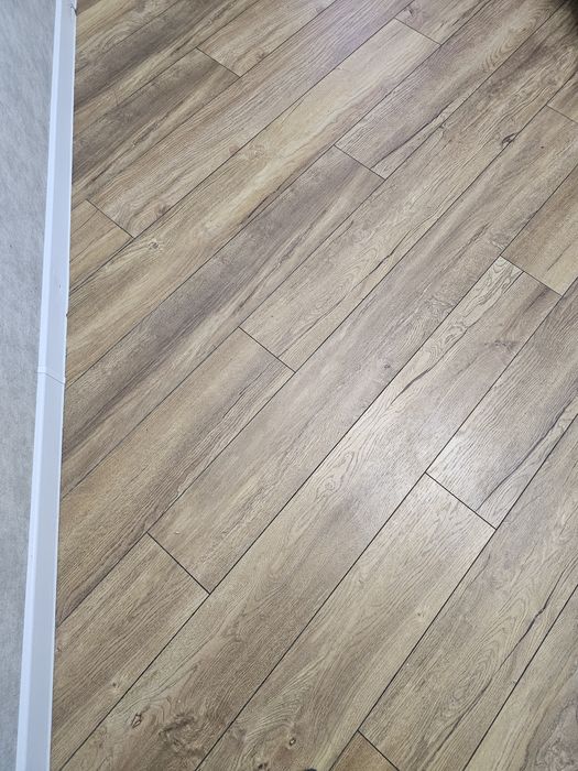 Ламинат,наливной пол