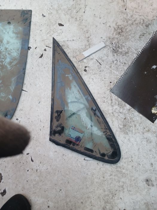 Форточка Опель Вектра А