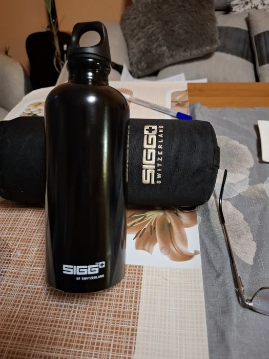Sigg swiss made бутилка с калъф