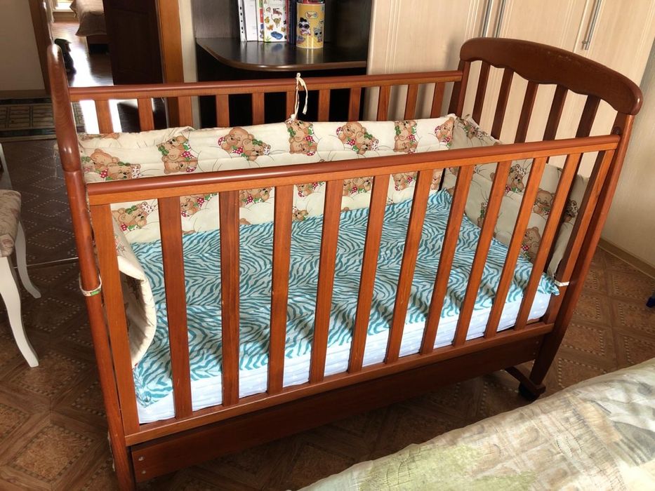 Продам деткую кровать манеж