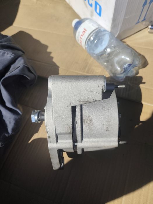 Генератор на мерседес оm 366 матор  патходит