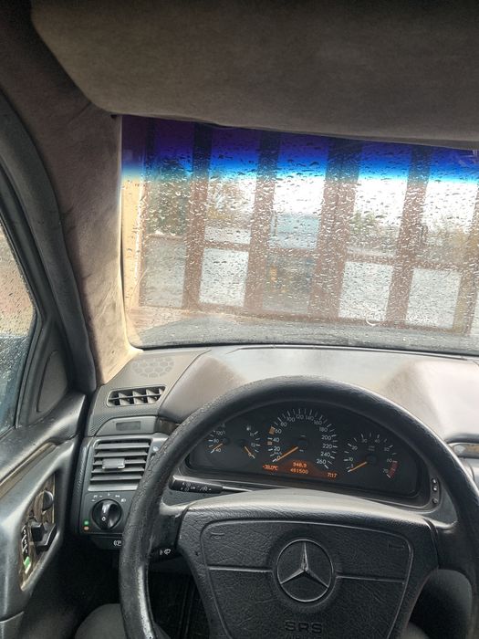 Мерседес 210